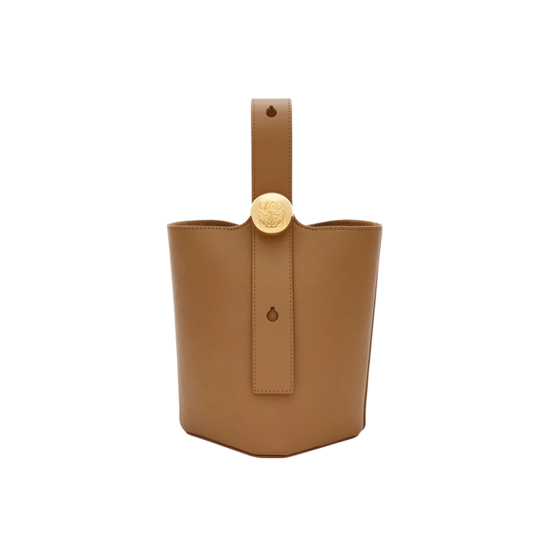 Mini Pebble bucket in smooth calfskin
