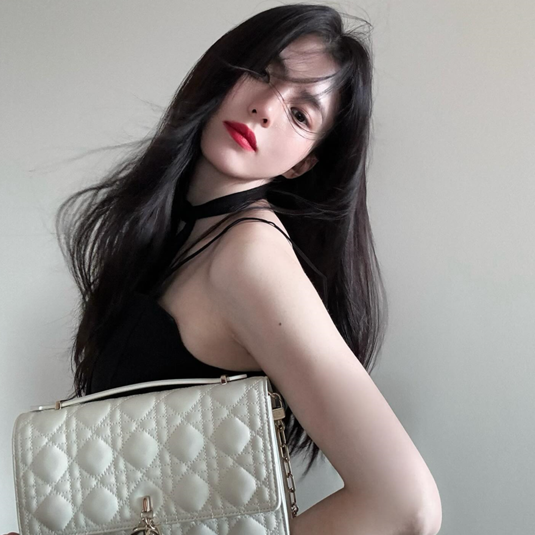 [Han So-hee's Pick] Dior MISS DIOR Top Handle Bag White